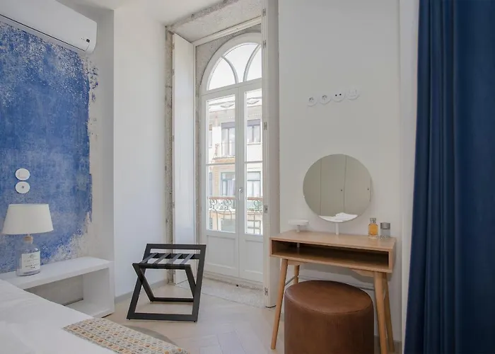 Liiiving In - Luxury Beachfront *