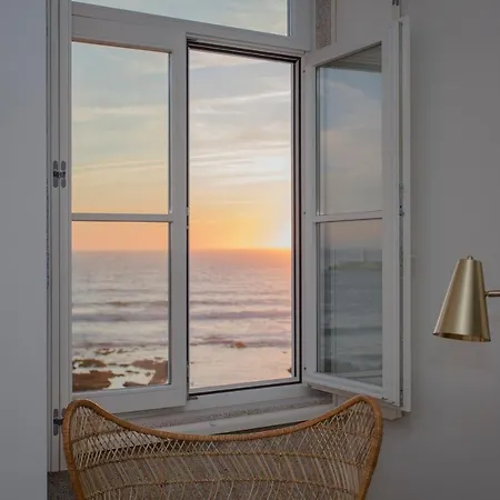 Liiiving In - Luxury Beachfront Apartament Porto