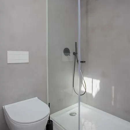 Liiiving In - Luxury Beachfront Apartament *