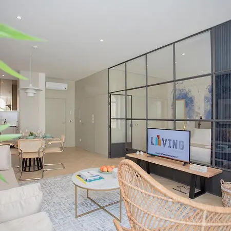 Apartament Liiiving In - Luxury Beachfront Porto