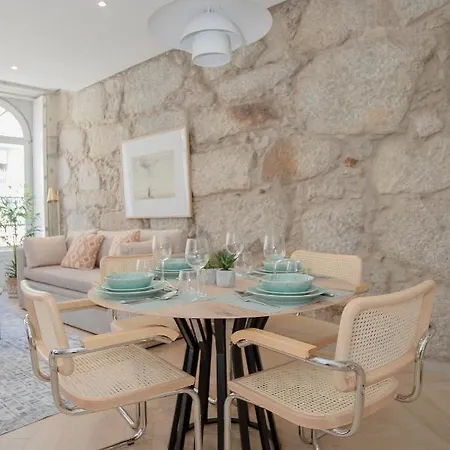 Liiiving In - Luxury Beachfront Apartament Porto