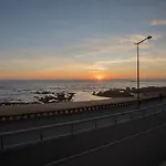 Liiiving In - Luxury Beachfront Apartmán