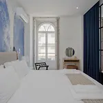 Liiiving In - Luxury Beachfront Apartamento