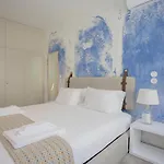Liiiving In - Luxury Beachfront Apartamento