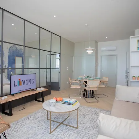 Liiiving In - Luxury Beachfront Apartamento