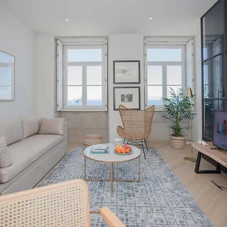 Liiiving In - Luxury Beachfront Apartamento