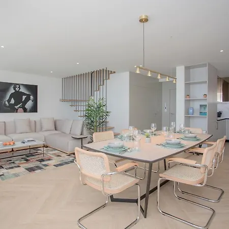 Liiiving In - Luxury Beachfront Apartamento Oporto