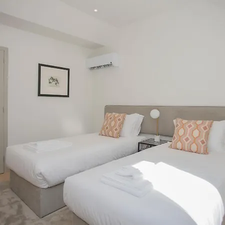Liiiving In - Luxury Beachfront Apartamento