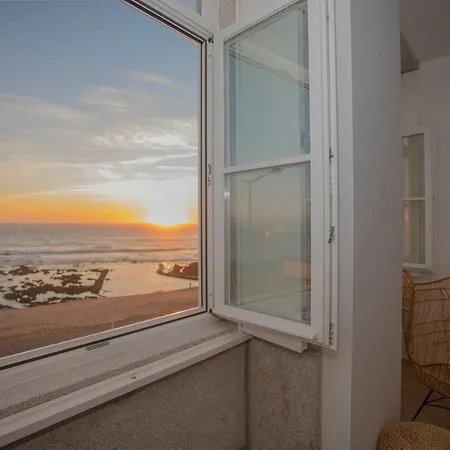 Liiiving In - Luxury Beachfront Apartamento