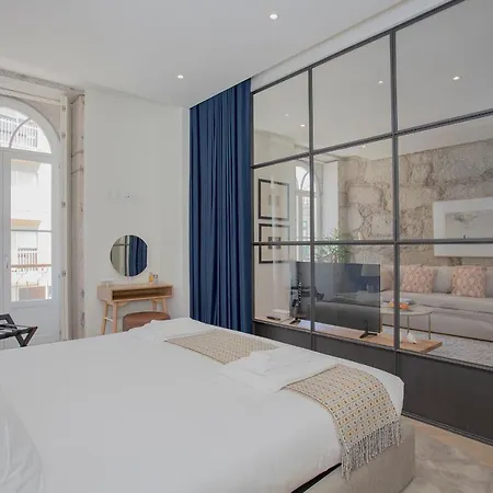 Liiiving In - Luxury Beachfront *