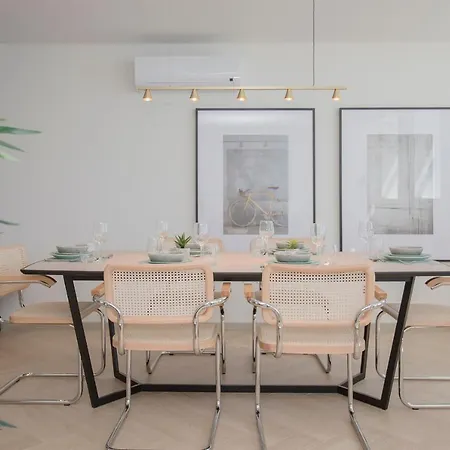 Apartament Liiiving In - Luxury Beachfront Porto