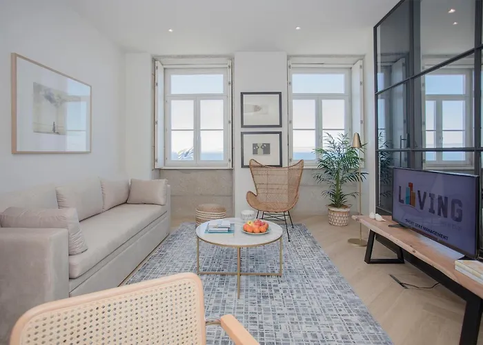 Liiiving In - Luxury Beachfront Appartement