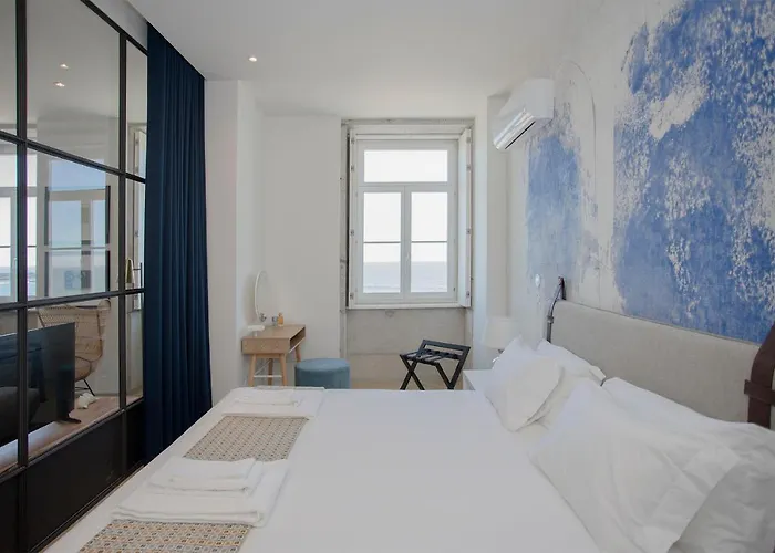 Liiiving In - Luxury Beachfront