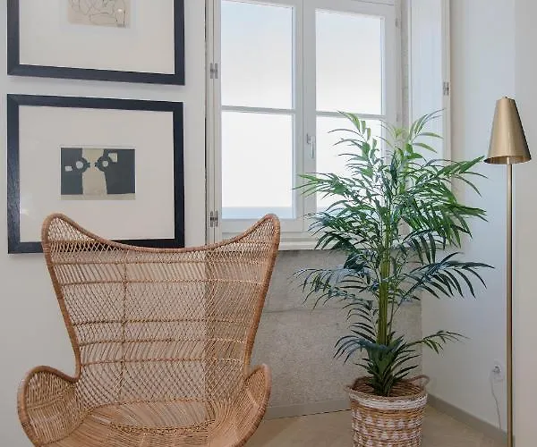 Liiiving In - Luxury Beachfront