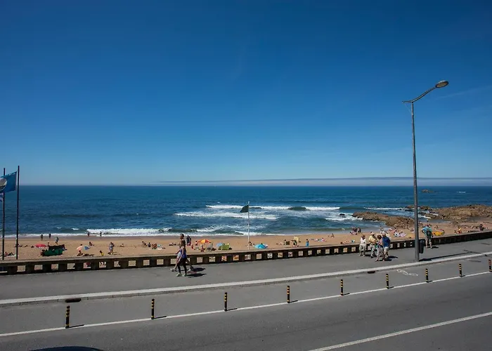 Liiiving In - Luxury Beachfront