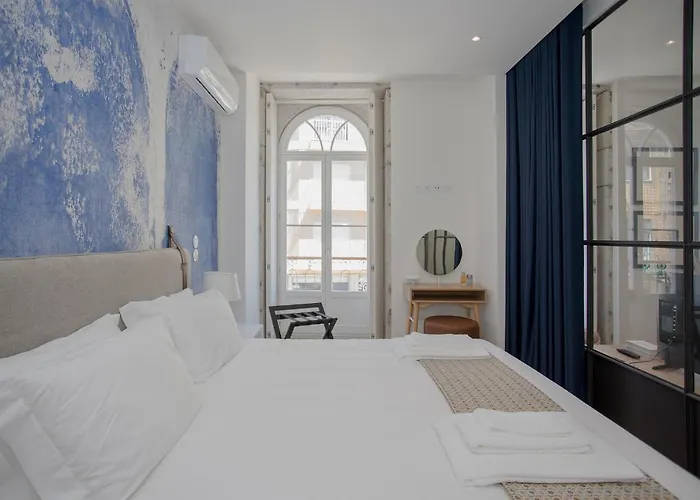 Liiiving In - Luxury Beachfront דירה