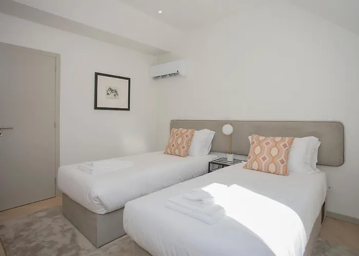 Liiiving In - Luxury Beachfront דירה