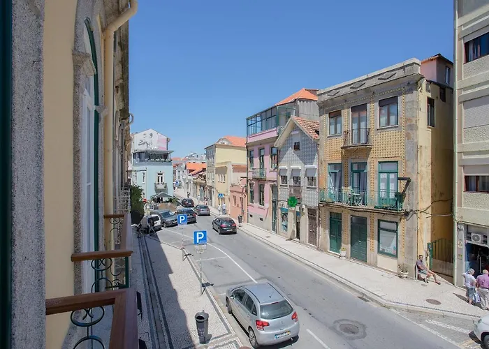 Liiiving In - Luxury Beachfront