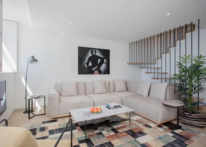 Liiiving In - Luxury Beachfront *