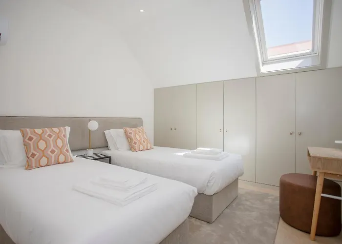 Liiiving In - Luxury Beachfront Appartement Oporto