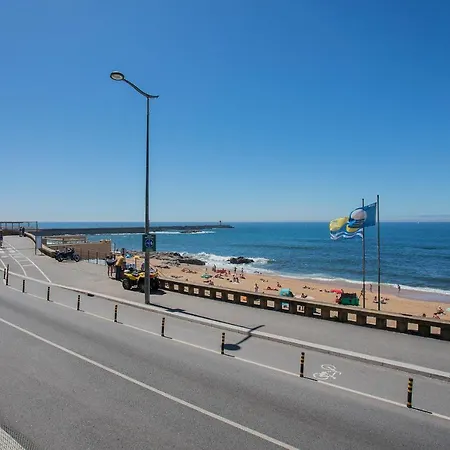 Liiiving In - Luxury Beachfront Apartmán