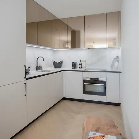 Daire Liiiving In - Luxury Beachfront *