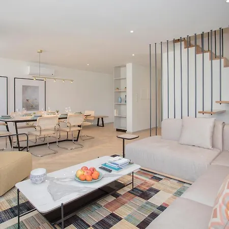 Apartment Liiiving In - Luxury Beachfront *