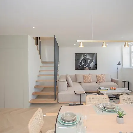Apartment Liiiving In - Luxury Beachfront *