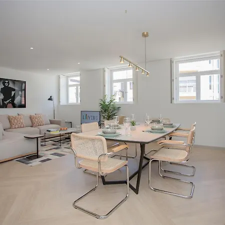 Apartment Liiiving In - Luxury Beachfront Porto