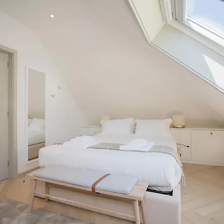 Liiiving In - Luxury Beachfront Apartment Porto