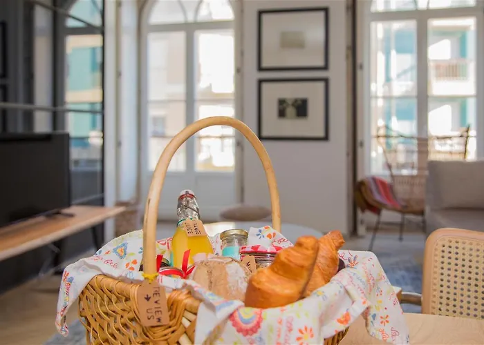 Liiiving In - Luxury Beachfront Porto