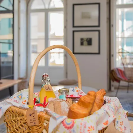 Liiiving In - Luxury Beachfront Porto