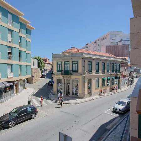 Liiiving In - Luxury Beachfront * Porto