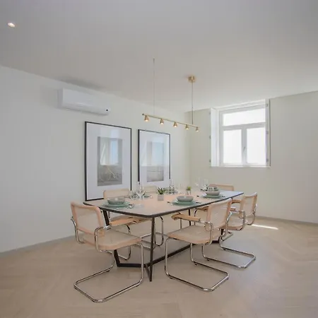 Liiiving In - Luxury Beachfront * 포르투
