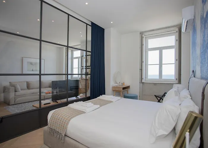 Liiiving In - Luxury Beachfront Oporto