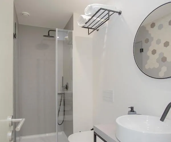 Liiiving In - Luxury Beachfront